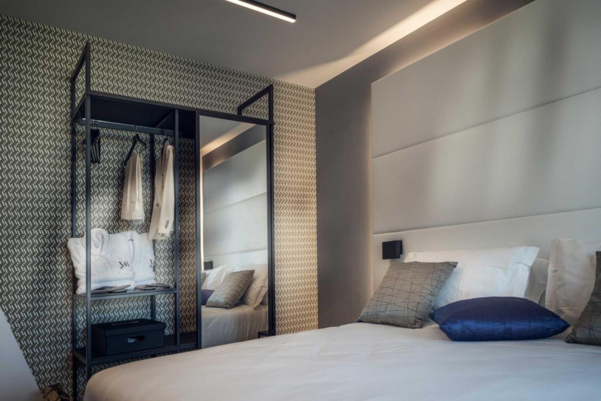 J44 Lifestyle Hotel Lido di Jesolo Exterior foto A room at the hotel