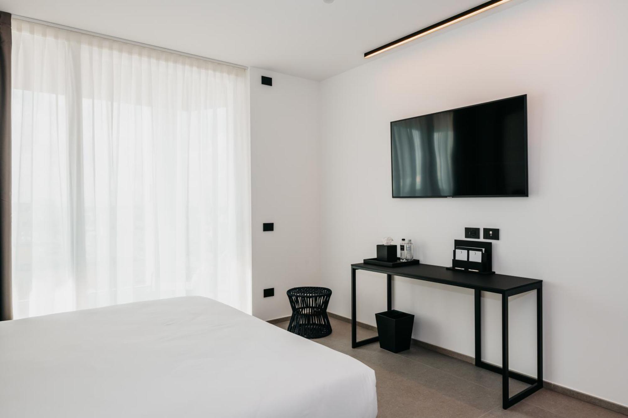 J44 Lifestyle Hotel Lido di Jesolo Exterior foto A room at the hotel