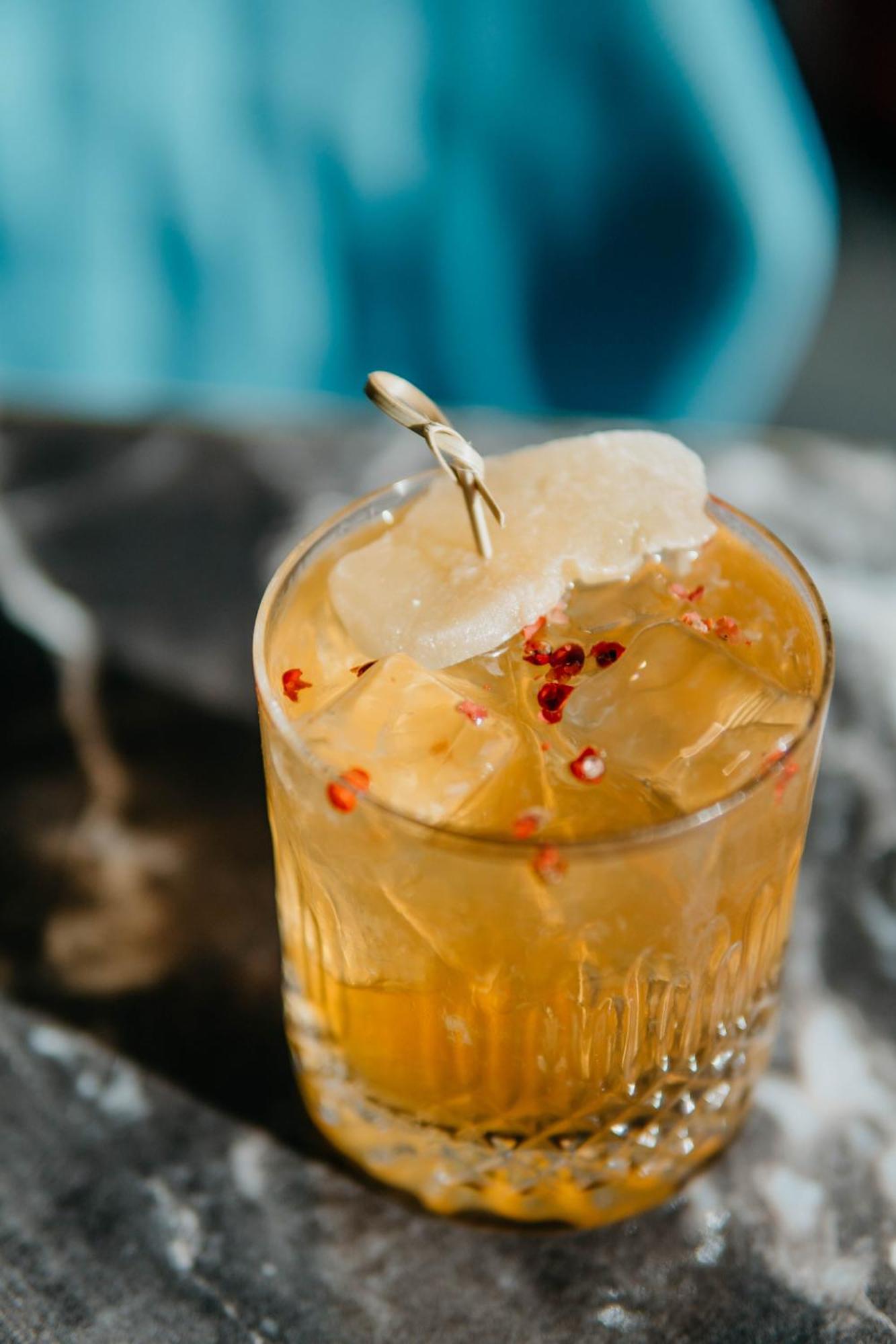 J44 Lifestyle Hotel Lido di Jesolo Exterior foto A maple bourbon old fashioned