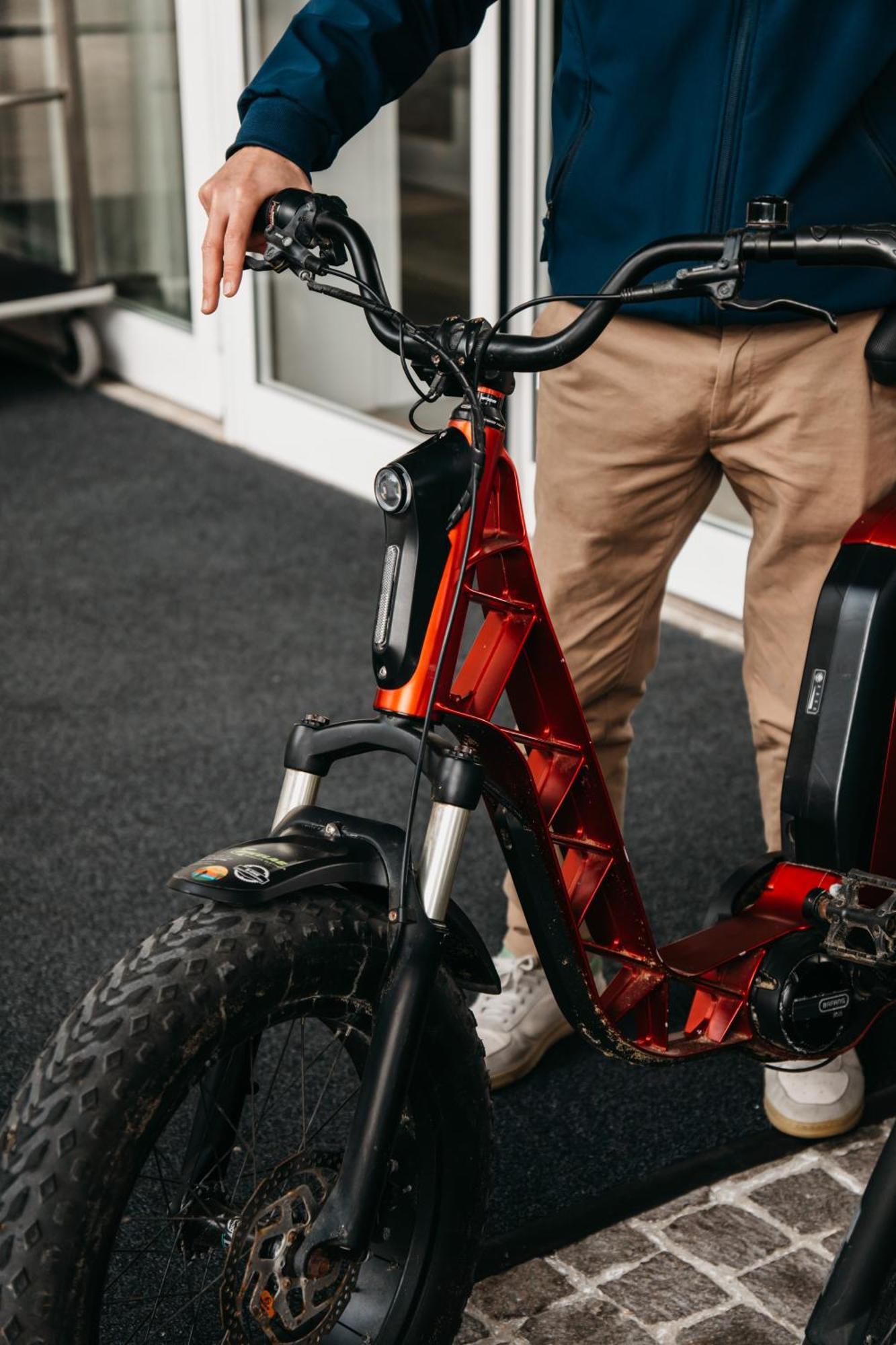 J44 Lifestyle Hotel Lido di Jesolo Exterior foto A bicycle lock